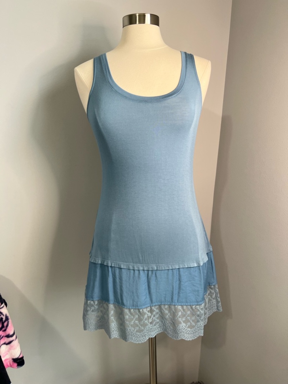 LOGO Layers by Lori Goldstein Size XXS Blue Knit Tank with Lace & Woven Trim